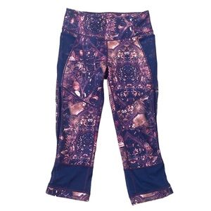 Woman’s Calia by Carrie Underwood cropped leggings size M